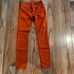 Mint condition skinny pants, size 25.